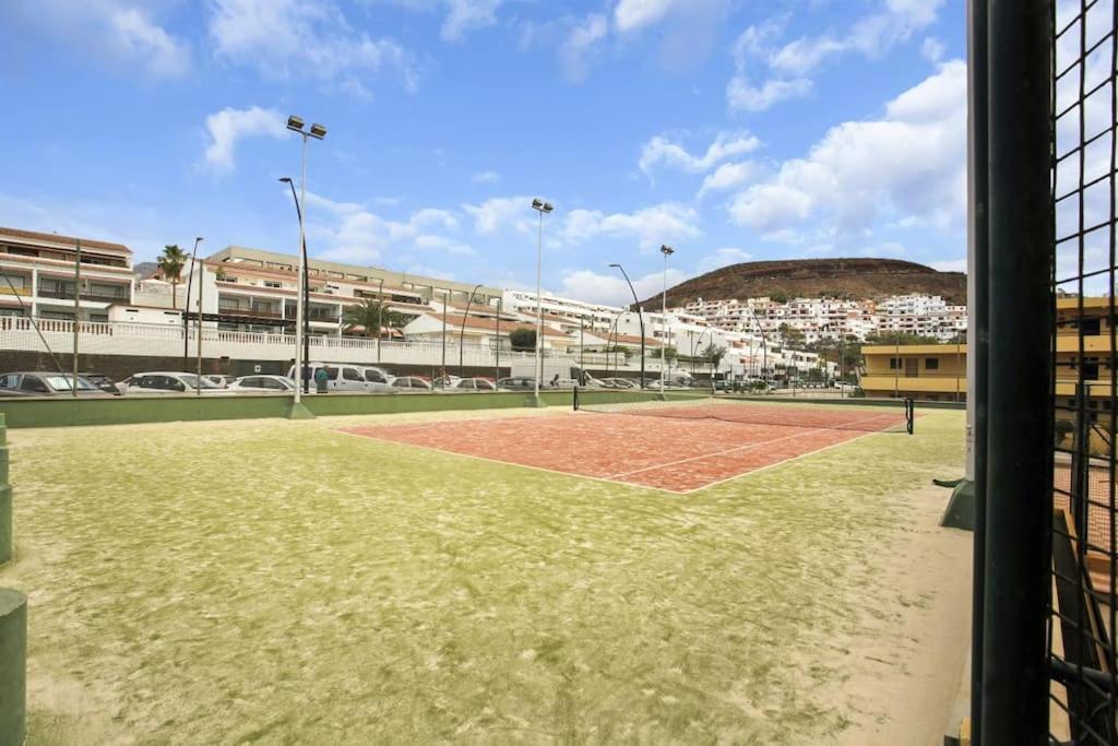 Studio In Torres Del Sol Griffin Near The Beach Arona  Exterior foto